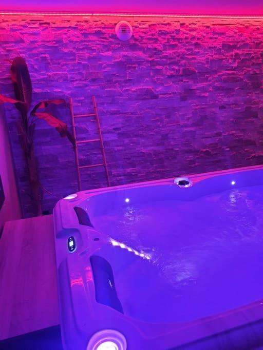 Superbe Appartement Avec Jacuzzi Et Exterieur 佩皮尼昂 外观 照片