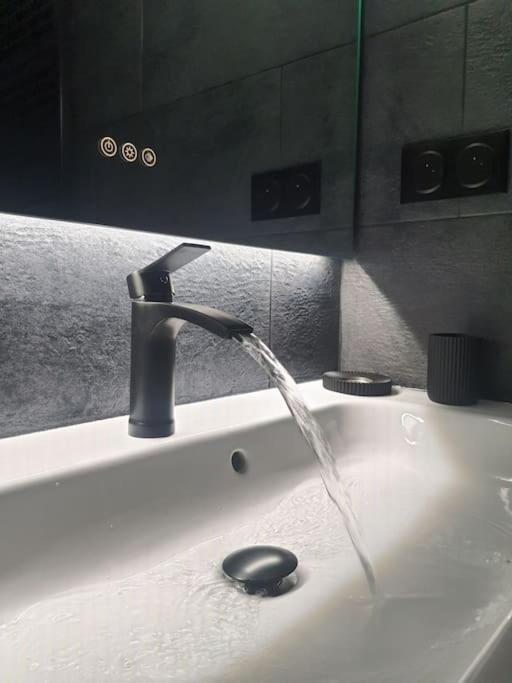 Superbe Appartement Avec Jacuzzi Et Exterieur 佩皮尼昂 外观 照片