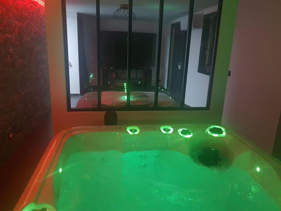 Superbe Appartement Avec Jacuzzi Et Exterieur 佩皮尼昂 外观 照片