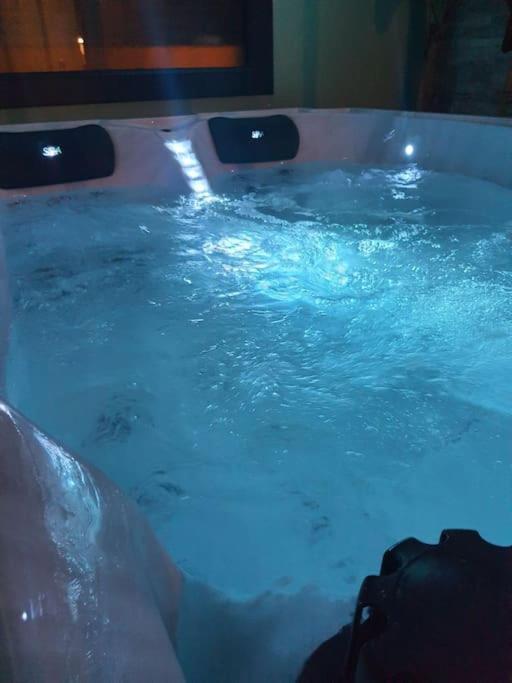 Superbe Appartement Avec Jacuzzi Et Exterieur 佩皮尼昂 外观 照片